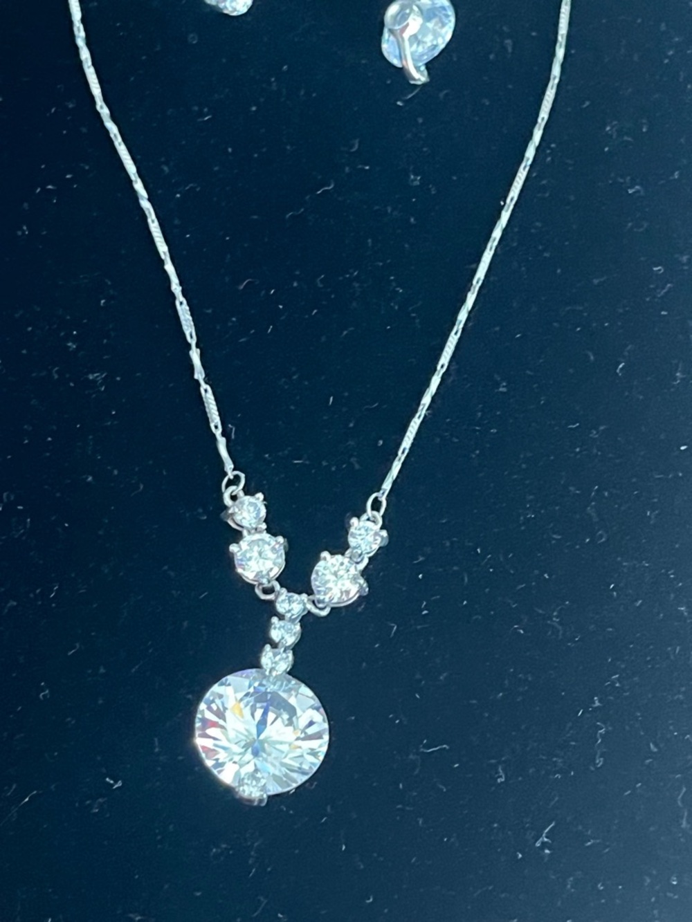Elegant Silver-Tone Clear Crystal Pendant Necklace - Women Jewelry